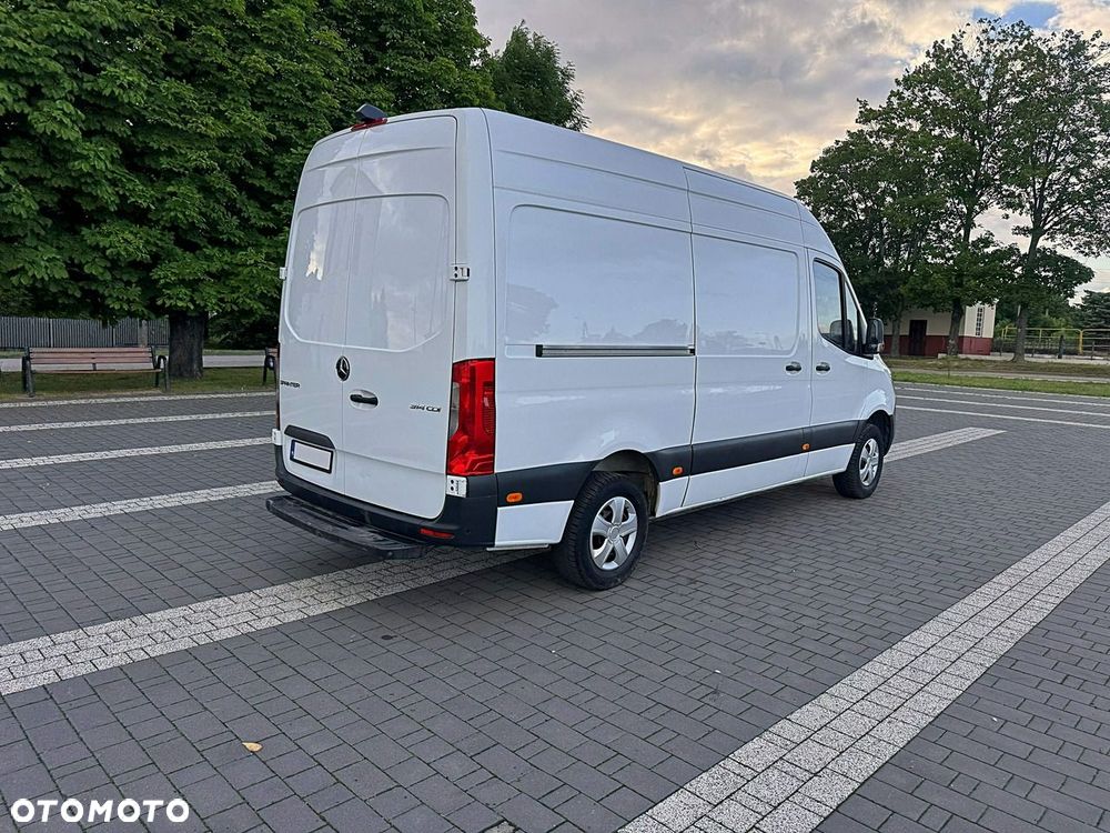 Mercedes-Benz Sprinter - 16