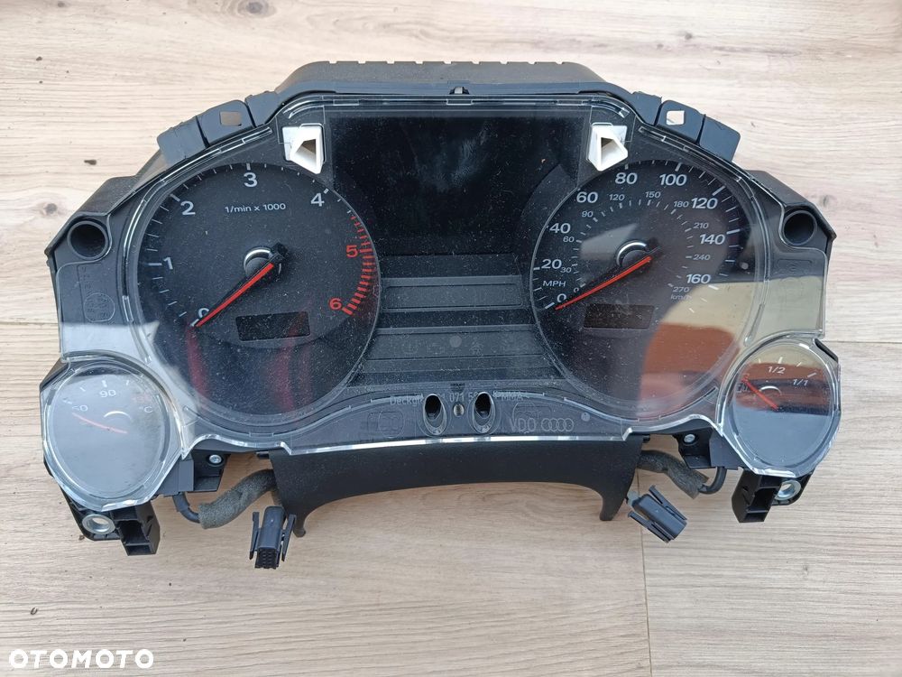 AUDI A8 D3 LICZNIK DUŻY FIS GB DIESEL 4E0920951B SPRAWNY - 1