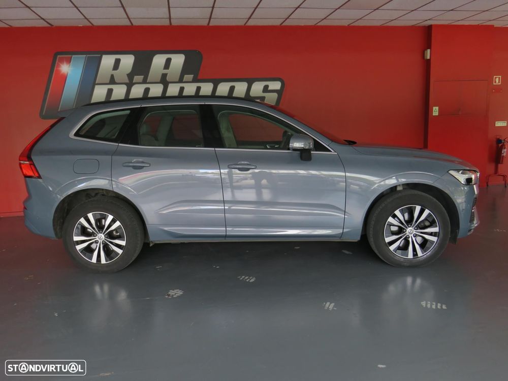 Volvo XC 60 2.0 B4 Momentum Plus - 5