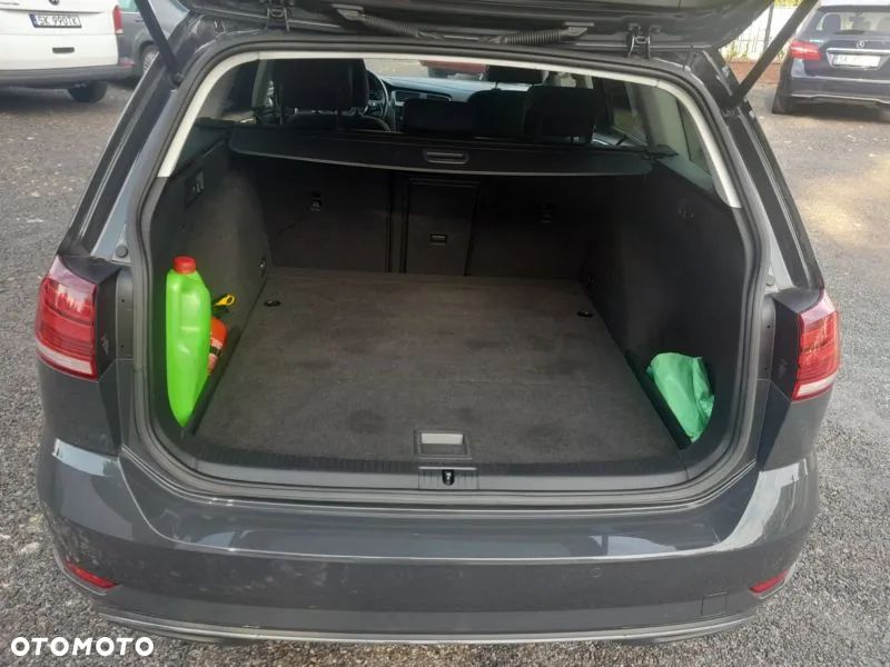 Volkswagen Golf - 23