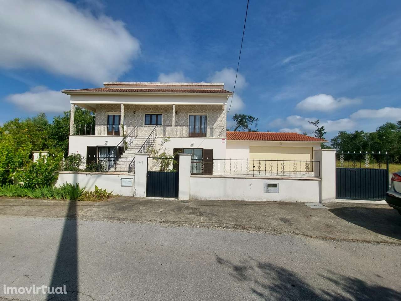 Moradia T3 isolada com jardim, terraço e garagem - Grande imagem: 4/8