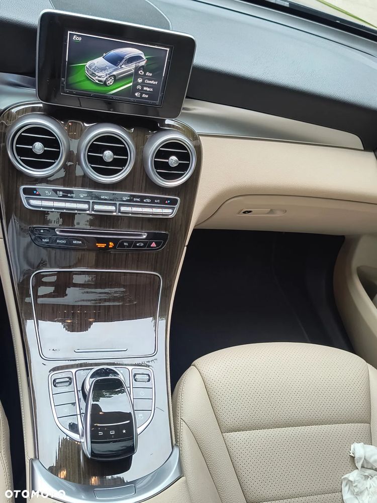 Mercedes-Benz GLC - 24