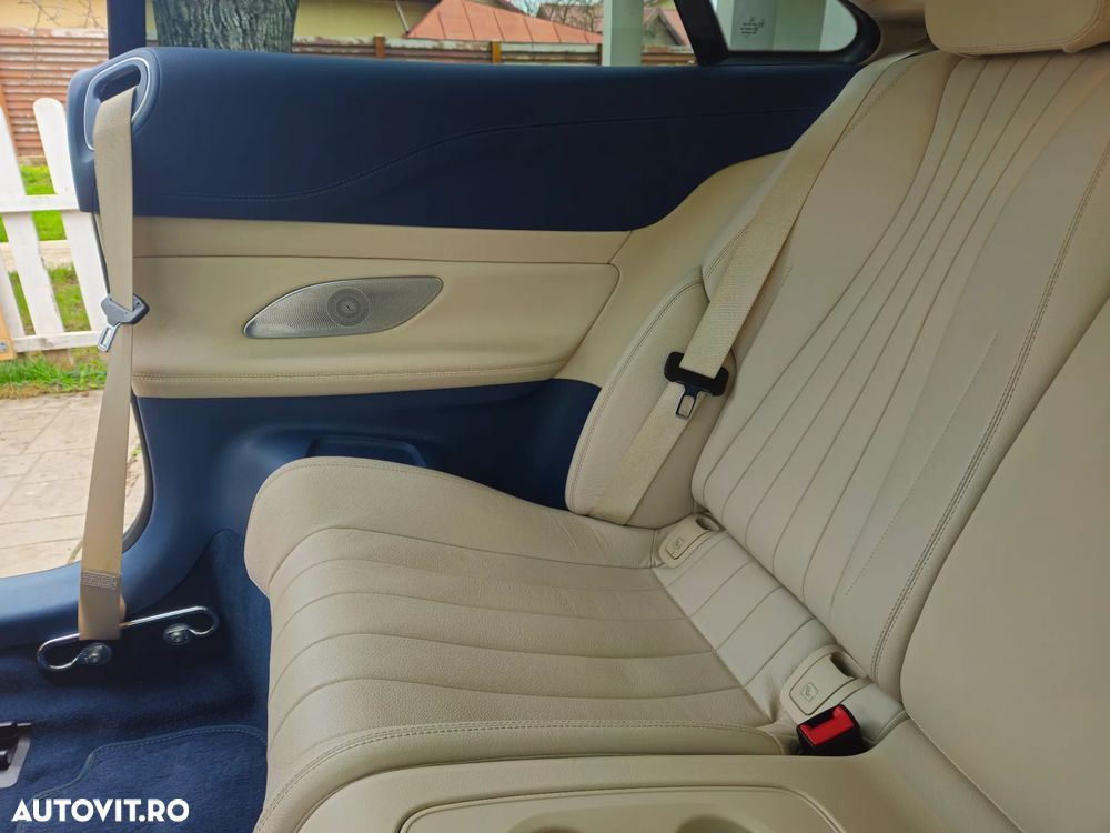 Mercedes-Benz E 220 d 4Matic 9G-TRONIC AMG Line - 11