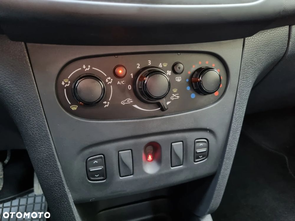 Dacia Sandero 1.2 16V 75 Celebration - 11