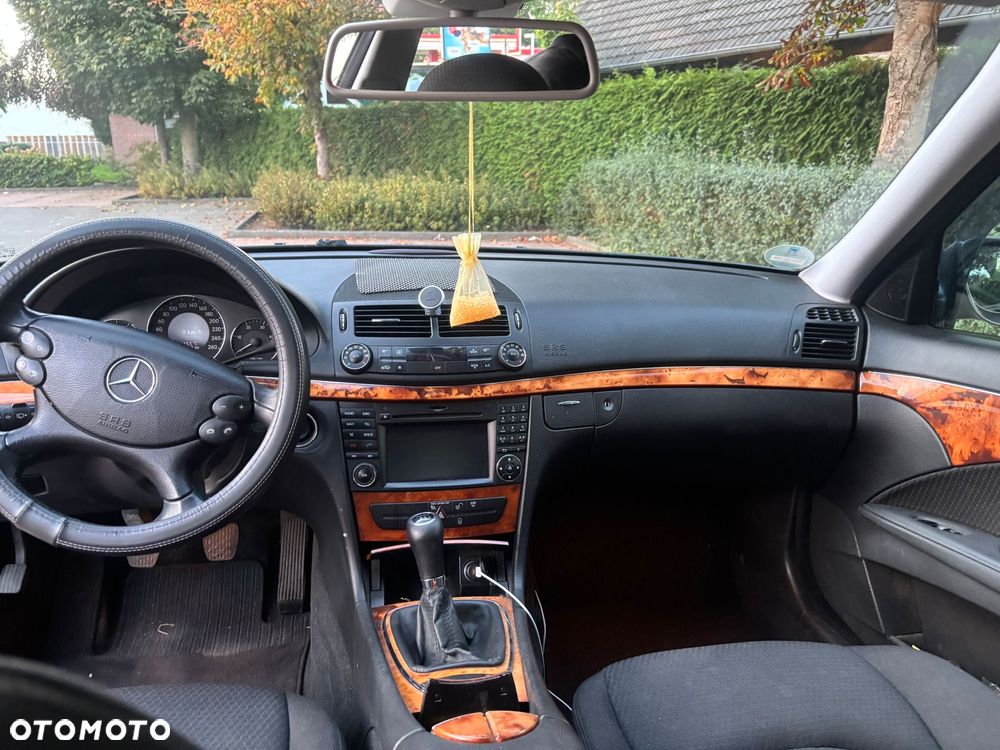 Mercedes-Benz Klasa E 200 CDI Elegance DPF - 8