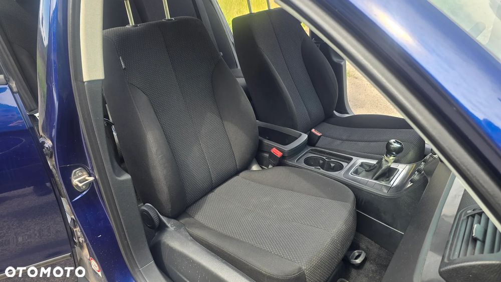 Volkswagen Passat 1.9 TDI DPF Individual - 24