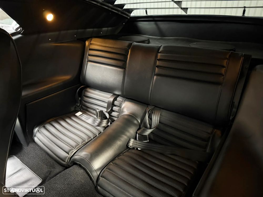 Ford Mustang - 31