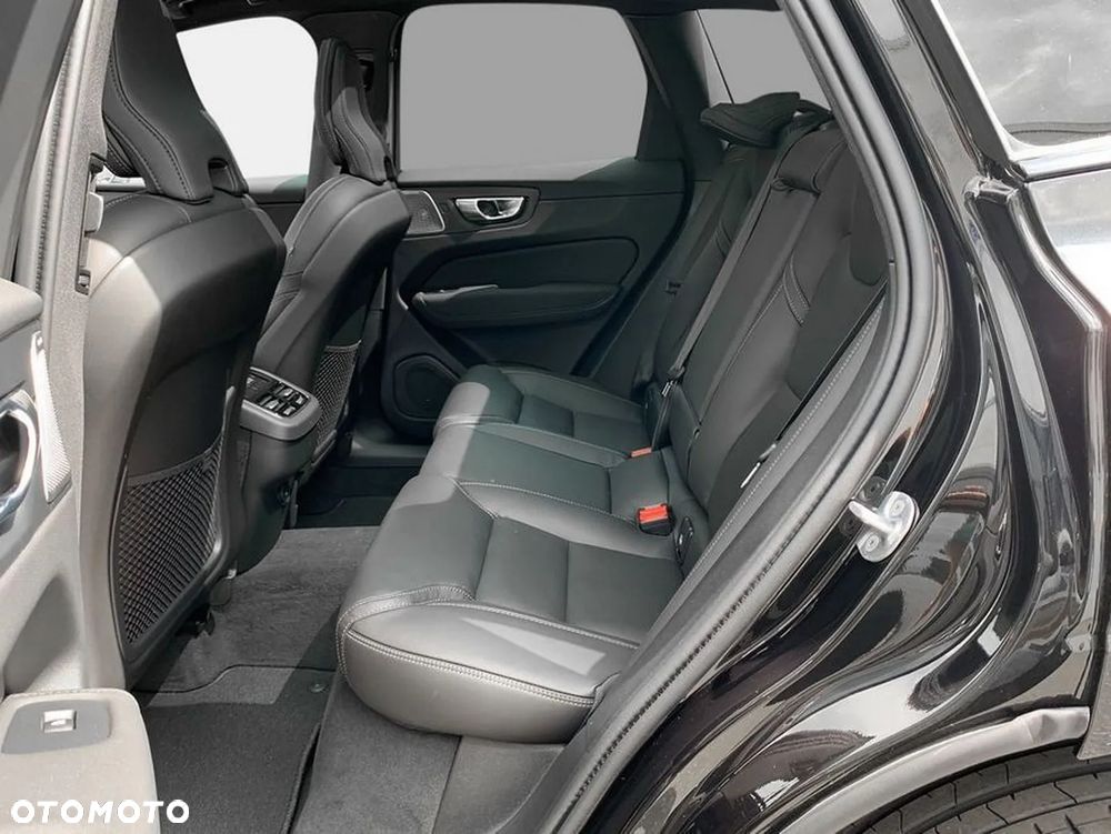 Volvo XC 60 B5 B AWD Ultra Black Edition - 32