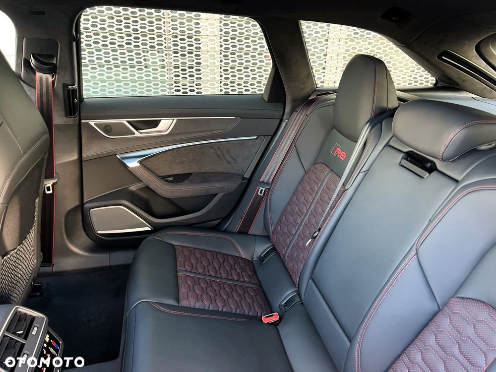 Audi RS6 Avant - 24