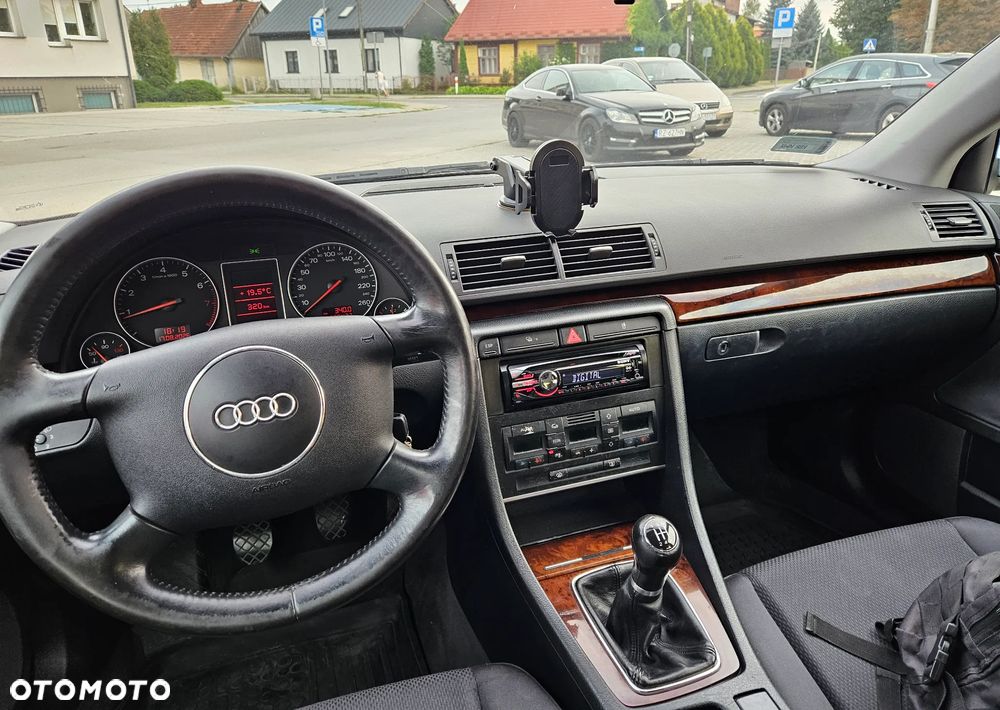 Audi A4 Limousine - 7