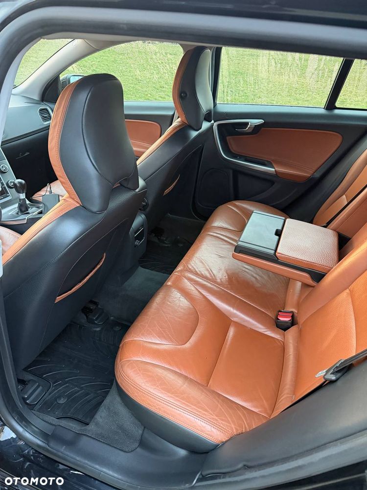 Volvo V60 T3 Summum - 12