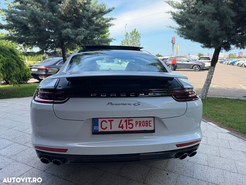 Porsche Panamera 4S Executive - 10