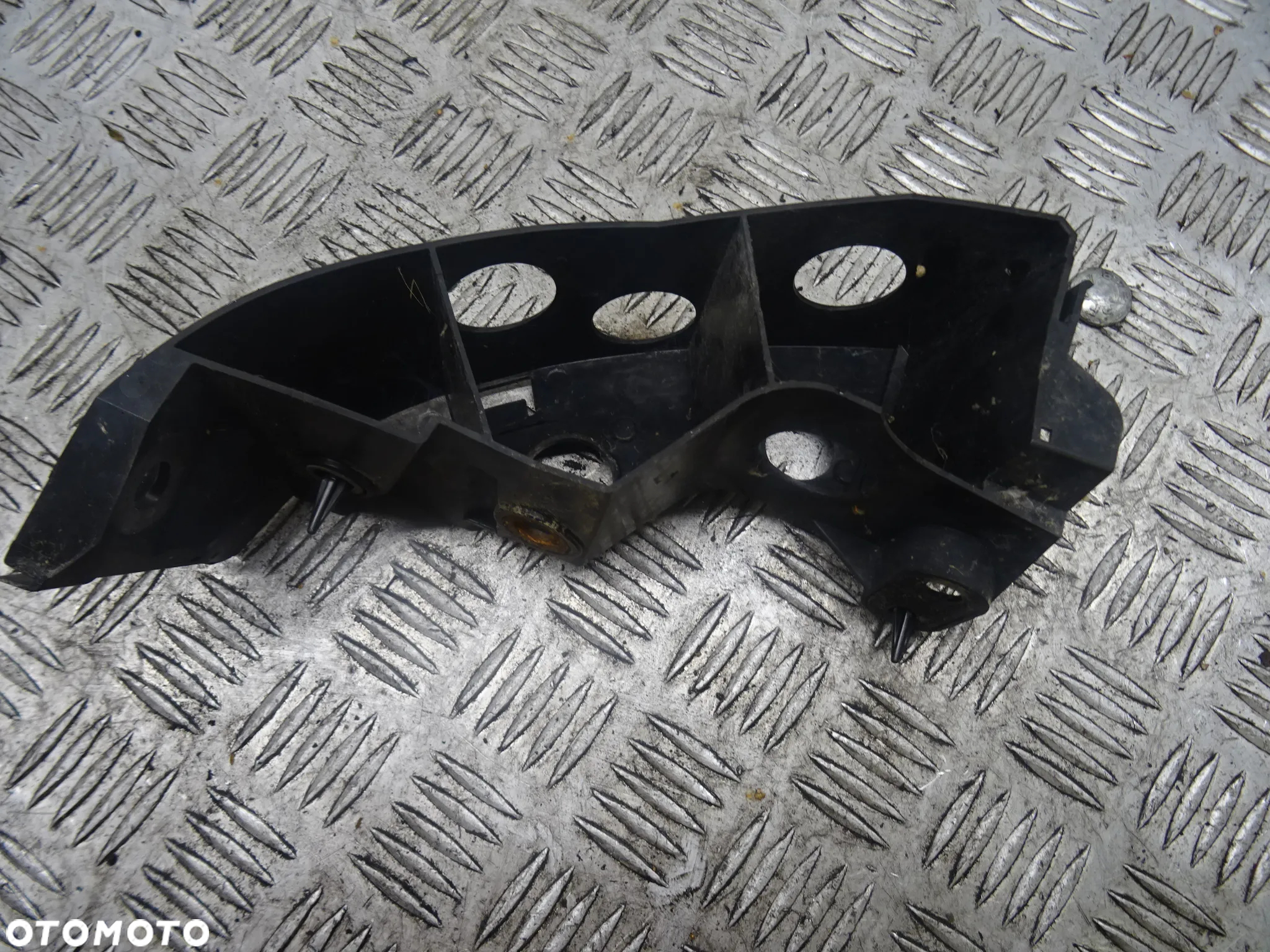 SUBARU OUTBACK IV 09-14 2.0D ŚLIZG WSPORNIK ZDERZAKA PRAWY LEWY TYŁ TYLNY 3K5Z-0 - 10