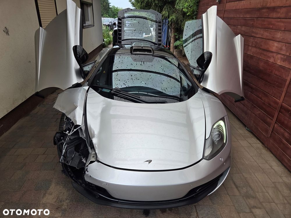 McLaren MP4-12C - 16