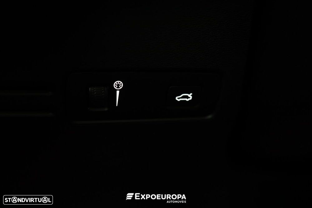 Volvo XC 40 1.5 T2 Plus Dark Auto - 25