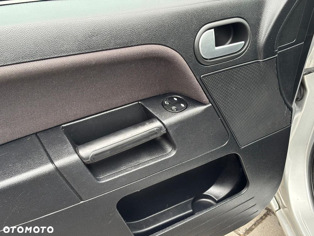 Ford Fusion - 14