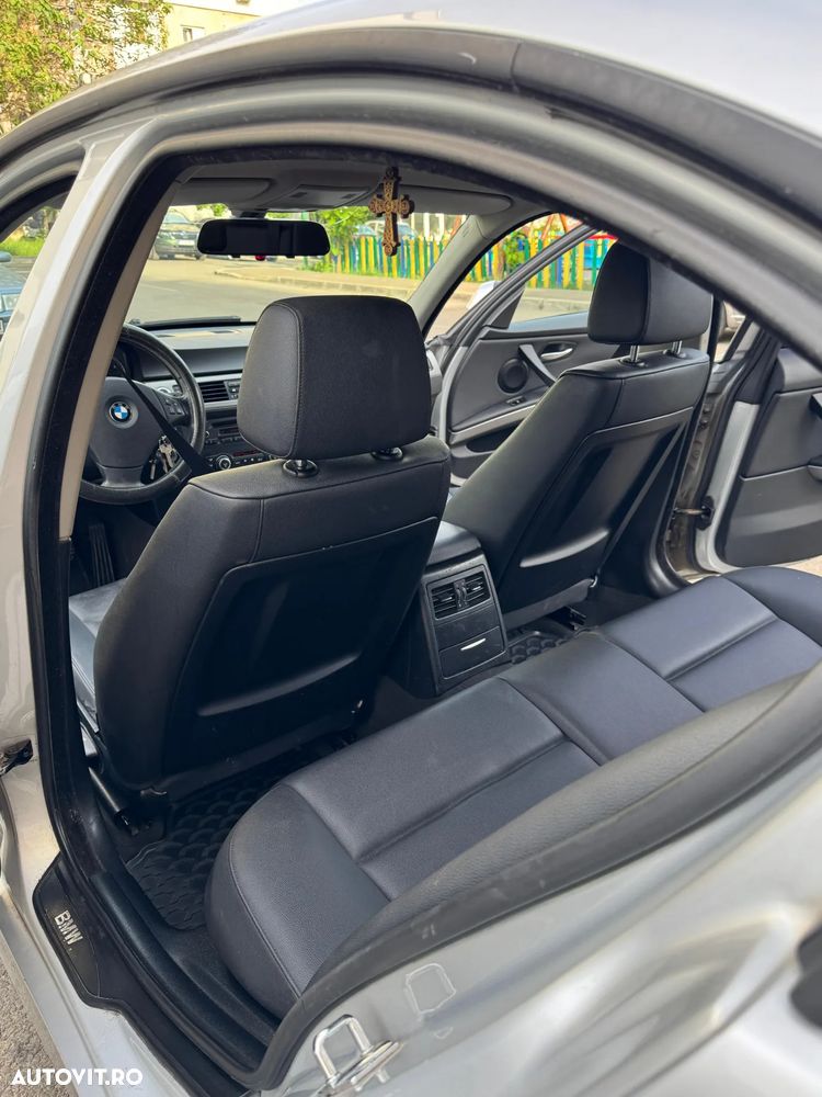 BMW Seria 3 320d - 10