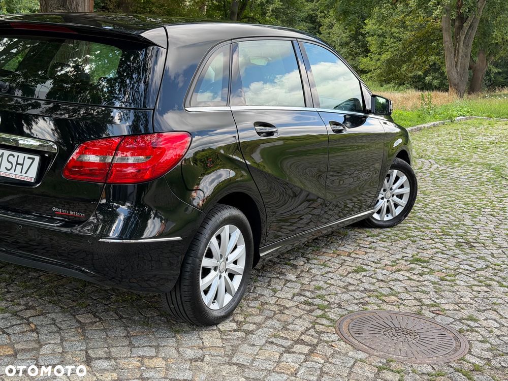Mercedes-Benz Klasa B 180 d Peak Edition - 40