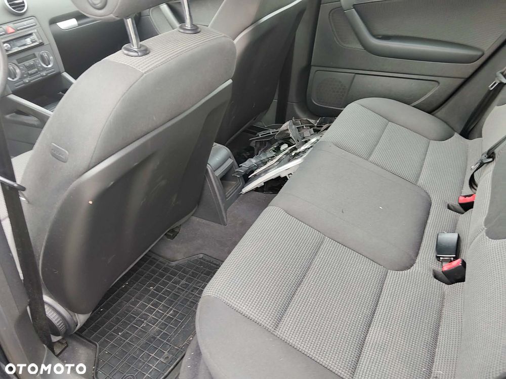 Audi A3 Sportback 1.6 Ambiente - 5