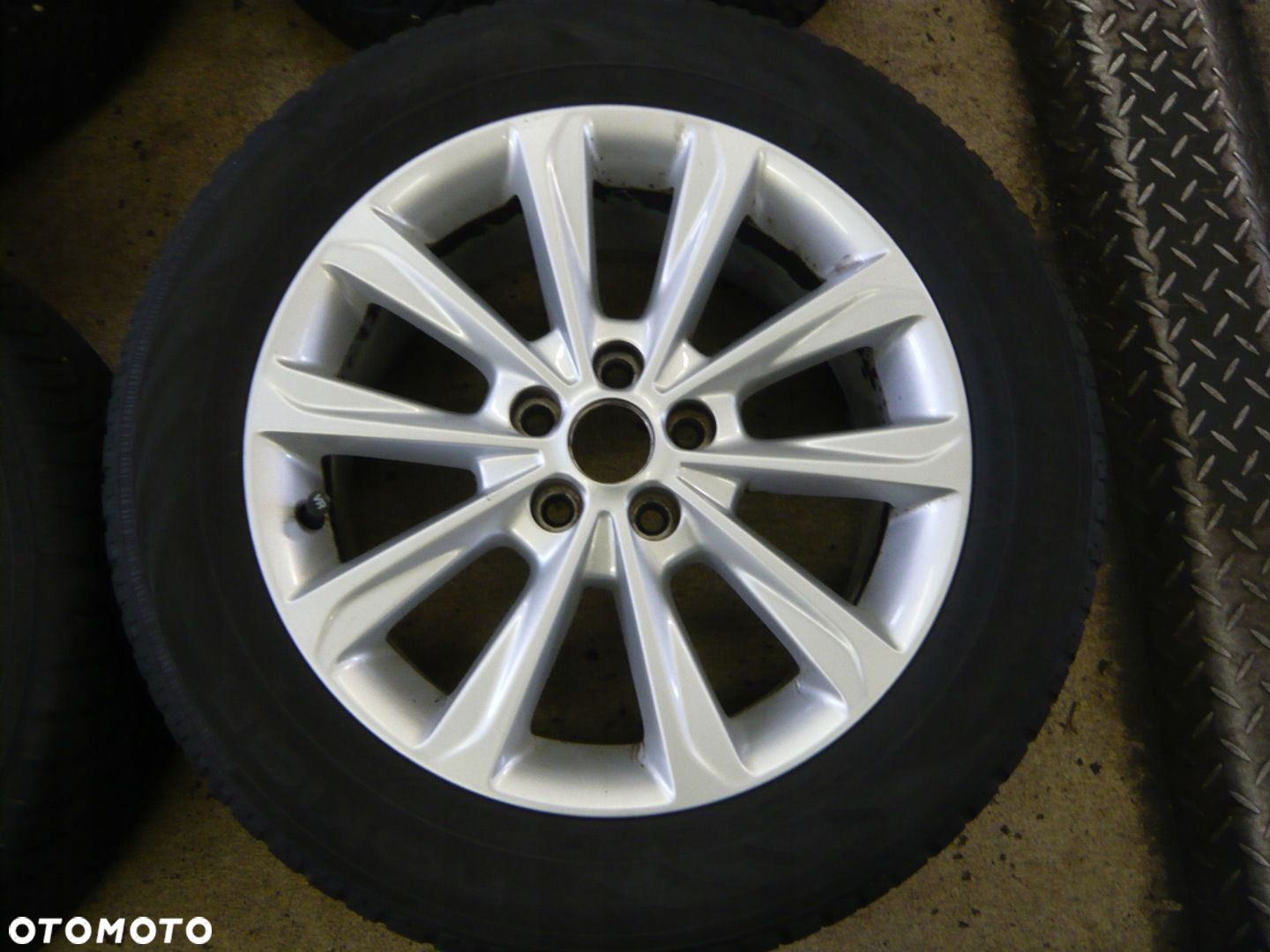 17 Ford Kuga II 5x108 Oryginał 235/55 R17 ZIMOWE - 3