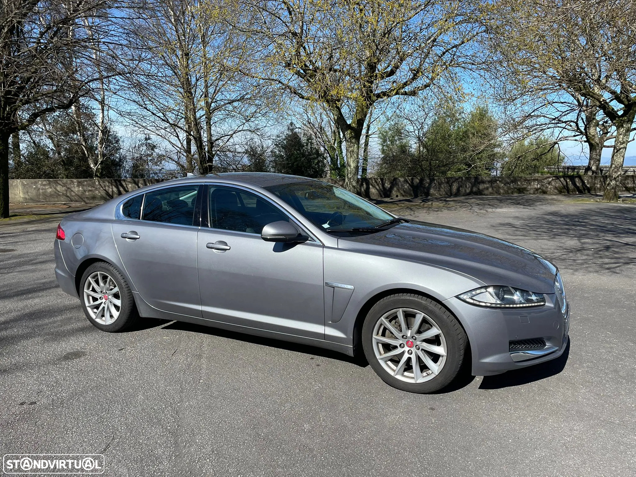 Jaguar XF 2.2 D Premium Luxury - 3