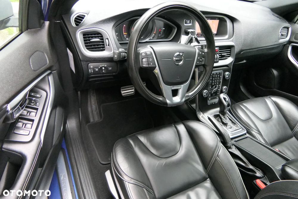 Volvo V40 D3 Drive-E SCR R-Design Momentum - 16