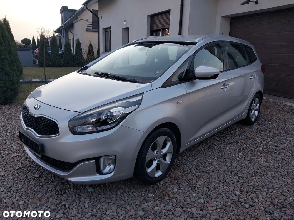 Kia Carens 1.7 CRDi 136 Dream Team Edition - 1