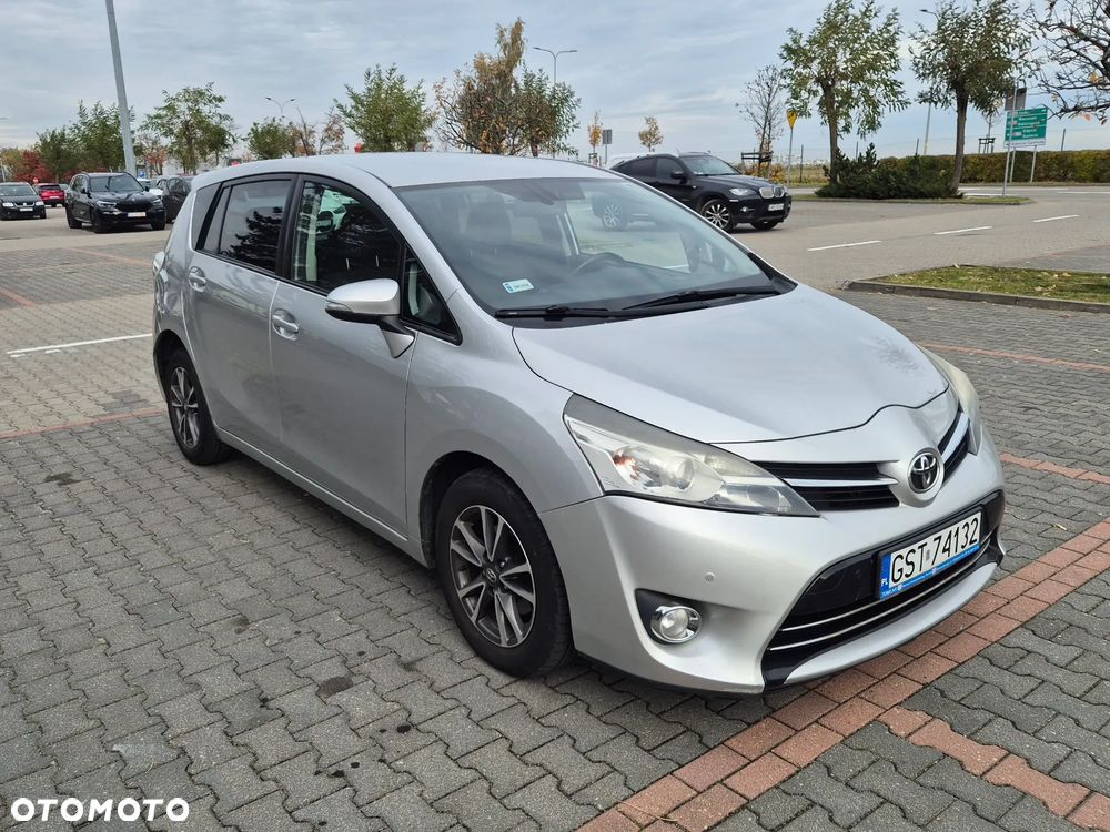 Toyota Verso 2013 photo 3