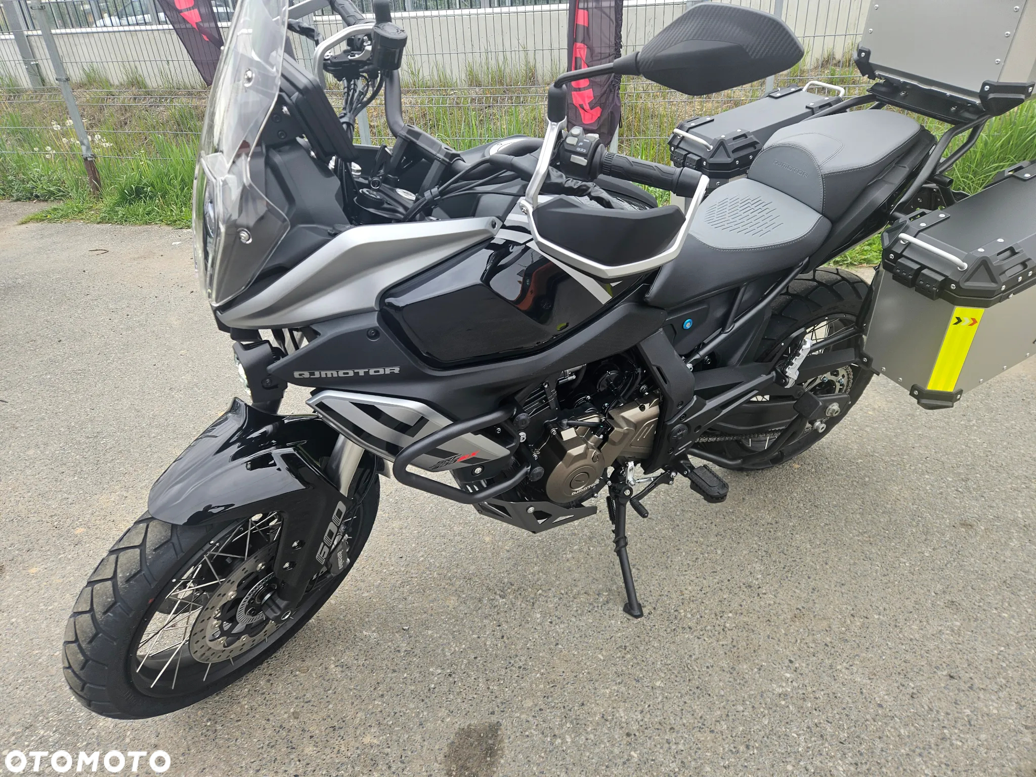 QJMOTOR SRT 600SX - 5