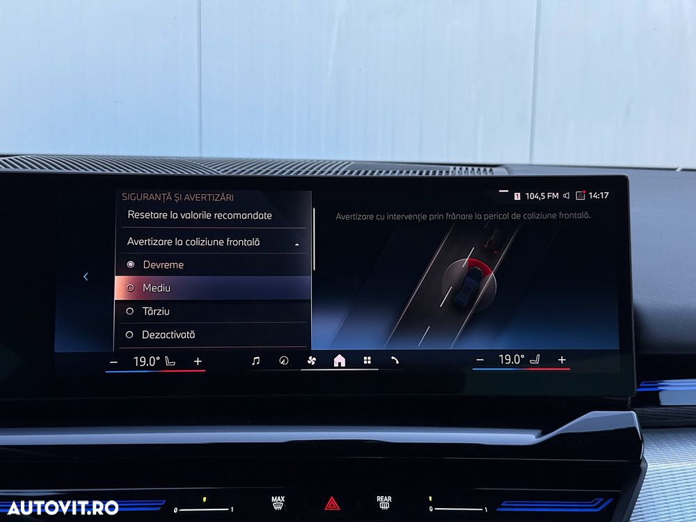 BMW Seria 5 520i AT MHEV - 34