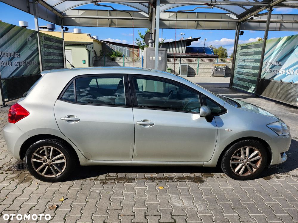 Toyota Auris 1.4 D-4D Premium - 3