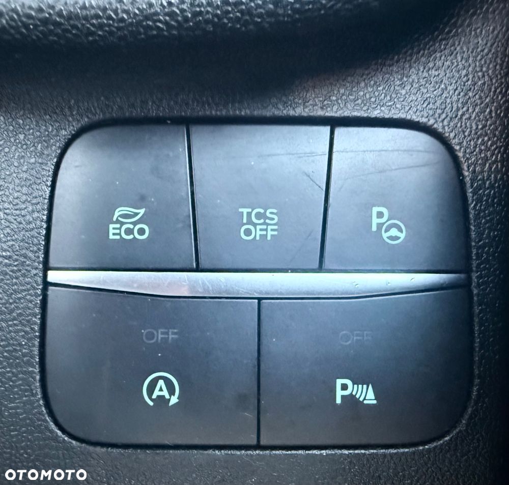 Ford Fiesta 1.0 EcoBoost S&S TITANIUM - 26