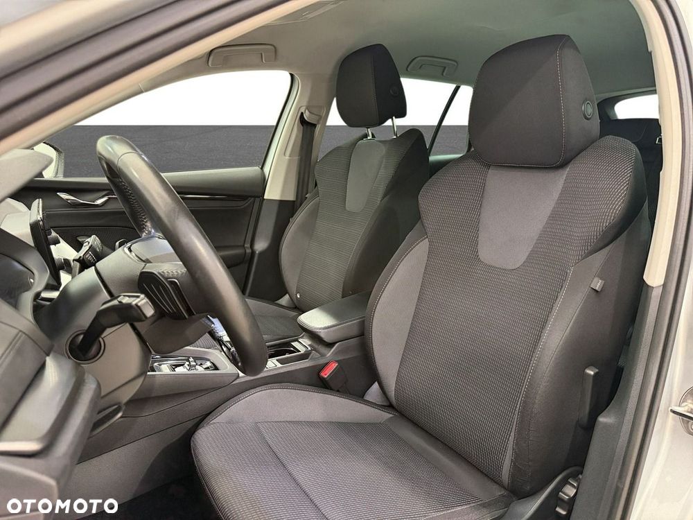 Skoda Octavia 2.0 TDI Ambition DSG - 17