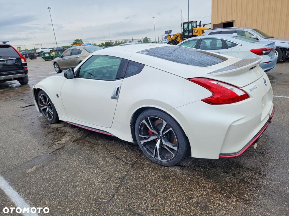 Nissan 370 Z - 6