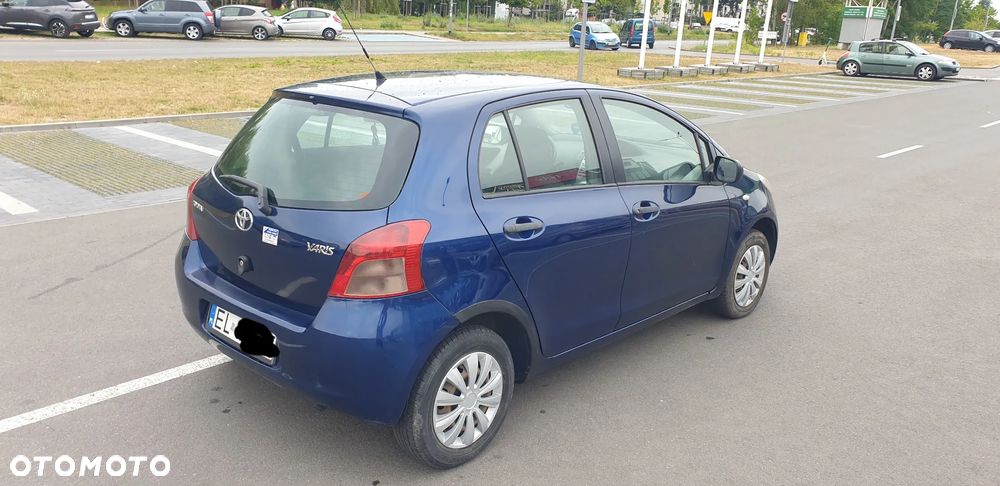 Toyota Yaris - 7