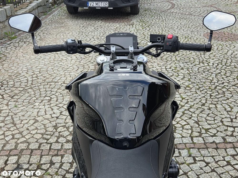 Suzuki GSX - 36