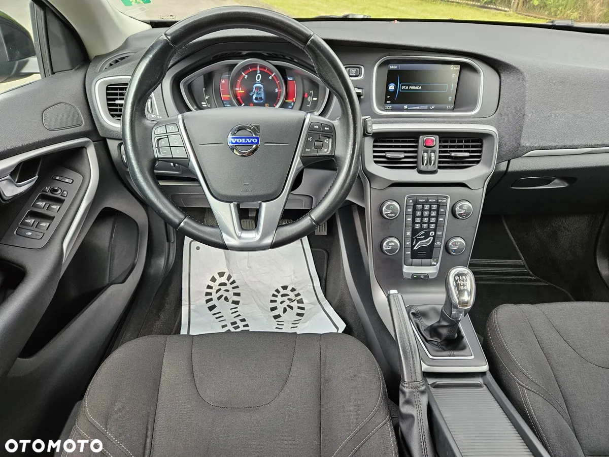 Volvo V40 D2 Momentum - 8