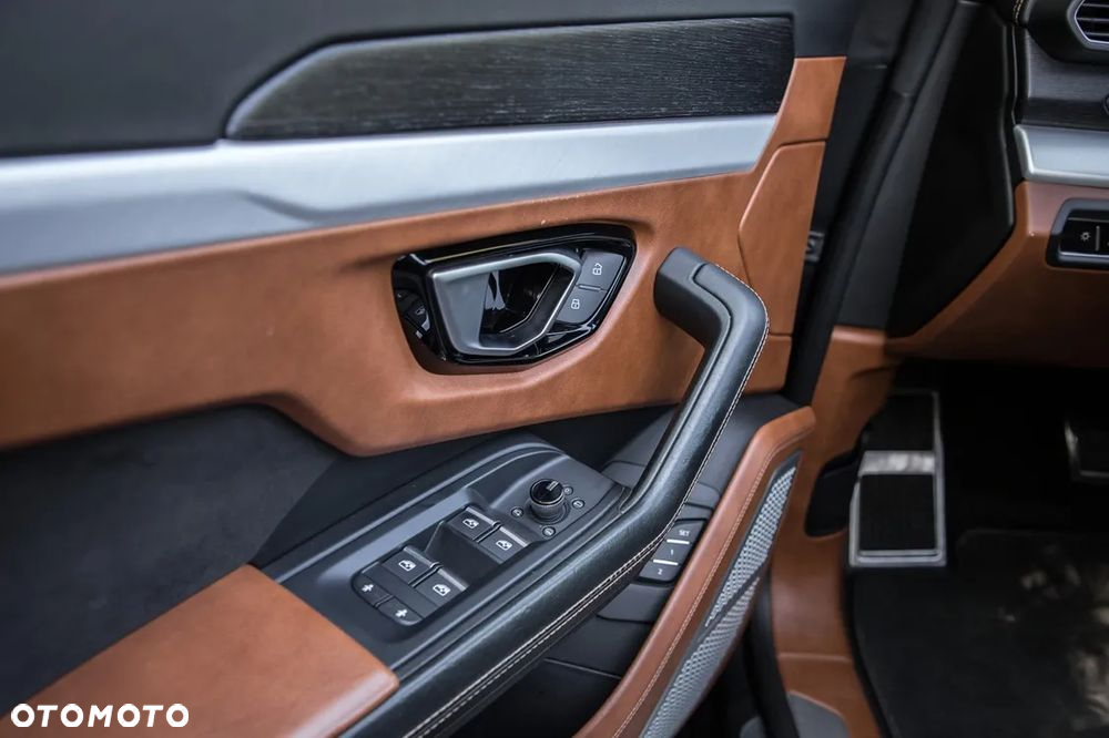 Lamborghini Urus - 11