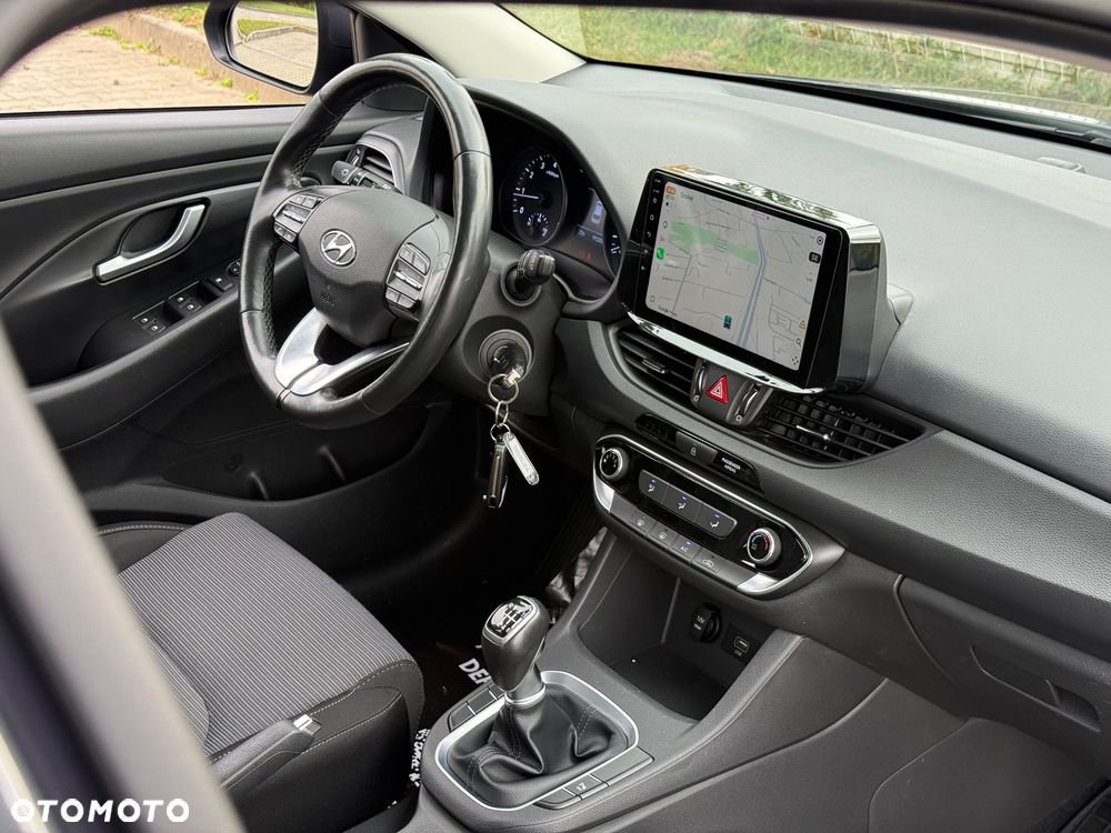 Hyundai i30 1.5 DPI Classic + - 18