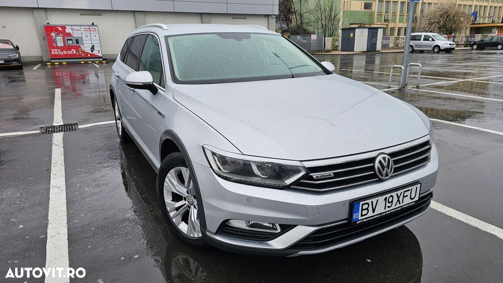 Volkswagen Passat - 1