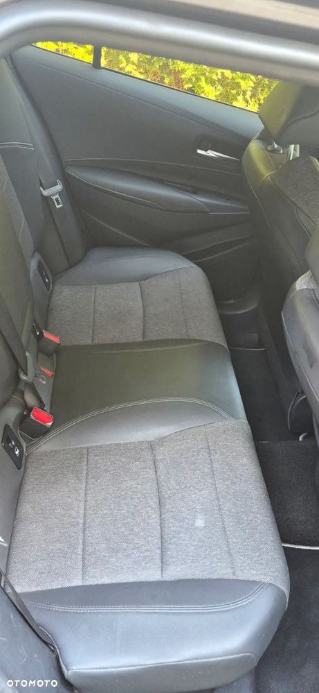 Toyota Corolla 1.8 Hybrid Style - 24
