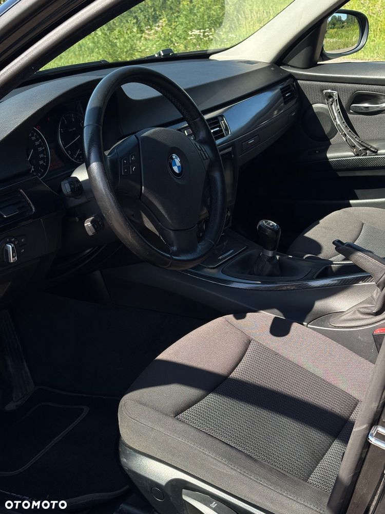 BMW Seria 3 318i Edition Sport - 8