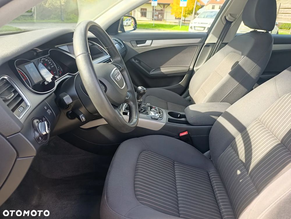 Audi A4 Avant 2.0 TDI DPF Ambiente - 12