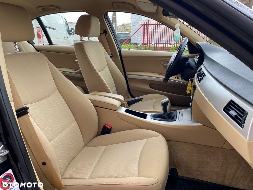 BMW Seria 3 320d - 27