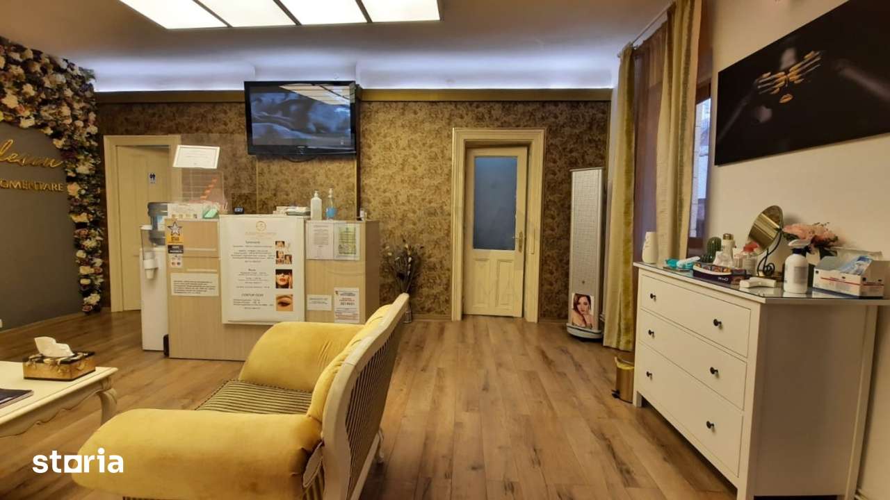 Piata Victoriei - VIla interbelica cu gradina - Imagine principală: 2/14
