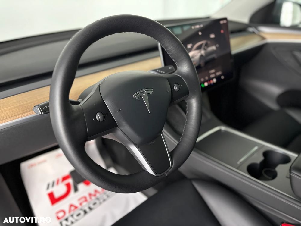 Tesla Model Y - 22
