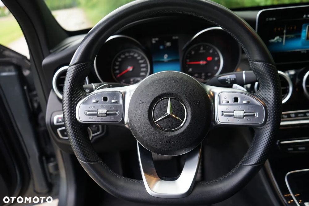 Mercedes-Benz Klasa C 300 d T 9G-TRONIC Night Edition - 15
