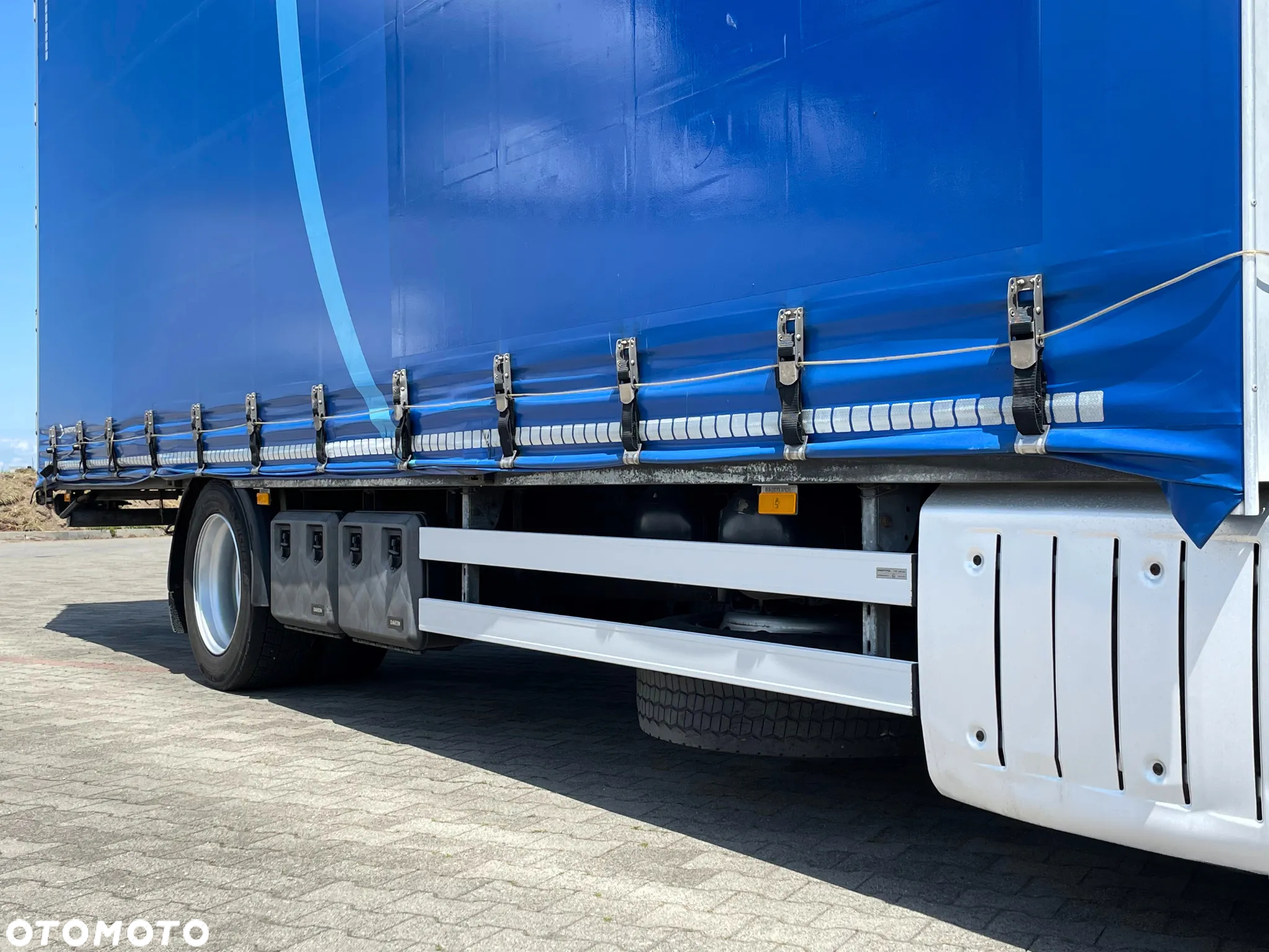 Mercedes-Benz ACTROS 1830 / PRZESTRZENNY 60M3 / 7,75 M / SALON PL - 8