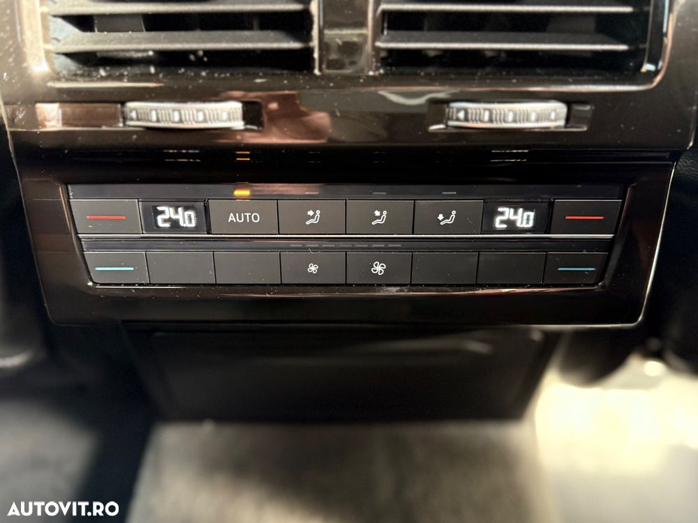 Volkswagen Touareg V6 TSI 4MOTION Elegance - 27