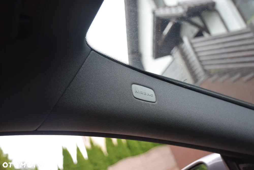 Mercedes-Benz CLA 200 7G-DCT UrbanStyle Edition - 29